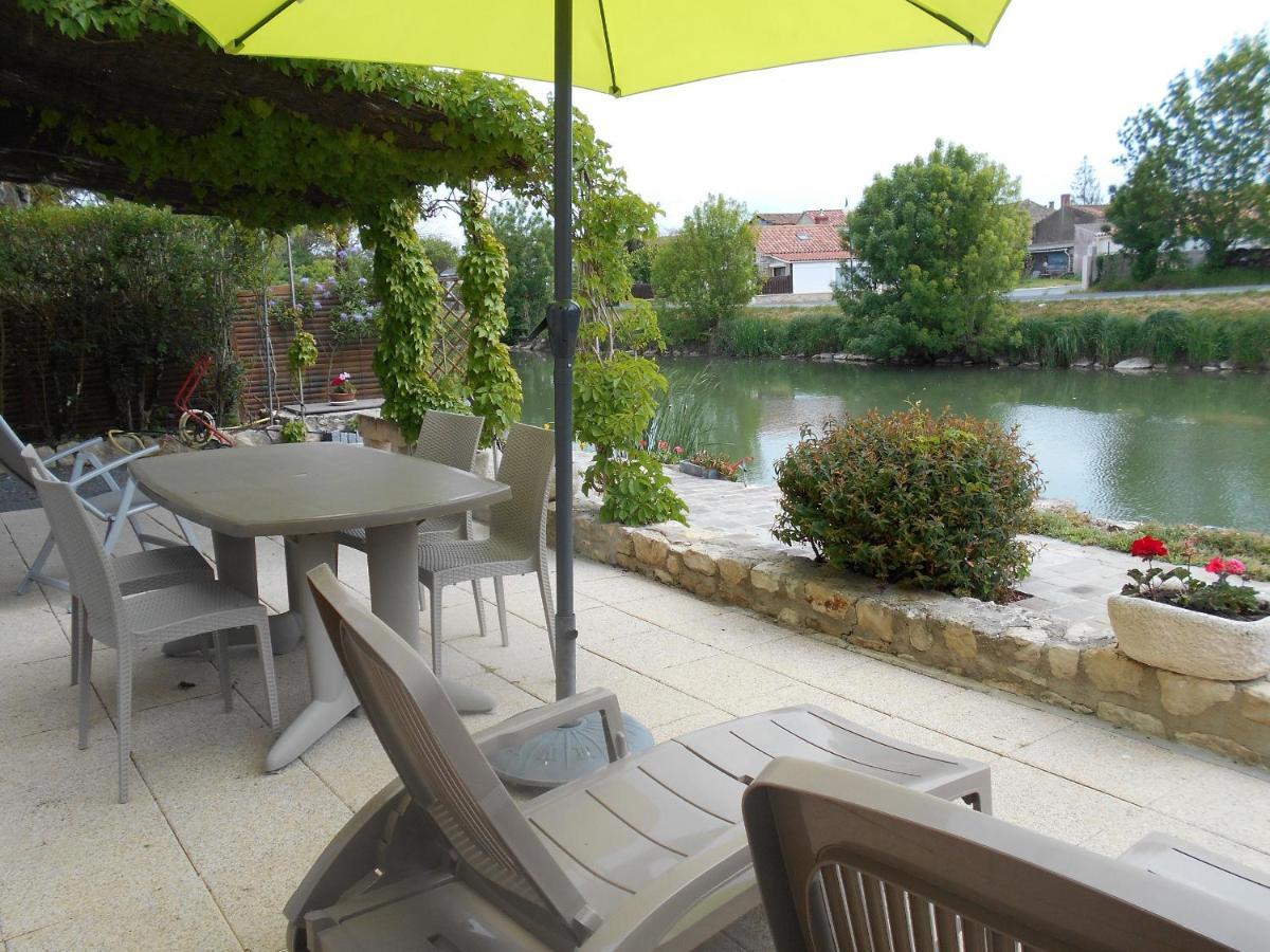 Marais Poitevin Bord Riviere Peche ,Barque, Velos, Wifi, Linge, Cheminee, Cuisine, Terrain De Boules La Taillee Eksteriør billede